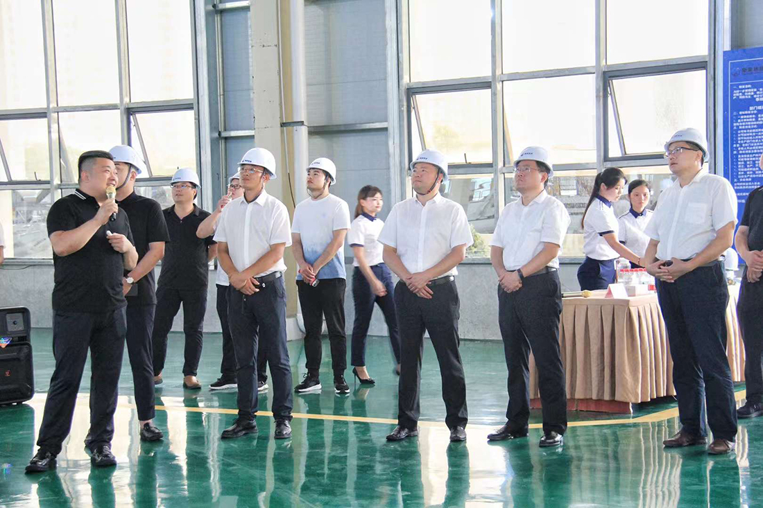 臨泉縣委常委、常務(wù)副縣長尹建華，副縣長方元朝帶領(lǐng)縣直各部門主要負(fù)責(zé)同志蒞臨豪家集團(tuán)考察交流