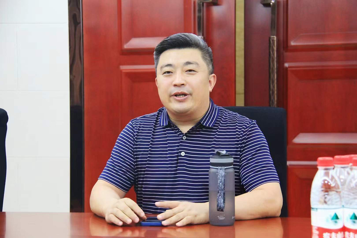 市金融局黨組成員、副局長(zhǎng)丁朝陽蒞臨豪家集團(tuán)緊盯上市協(xié)調(diào)調(diào)度3