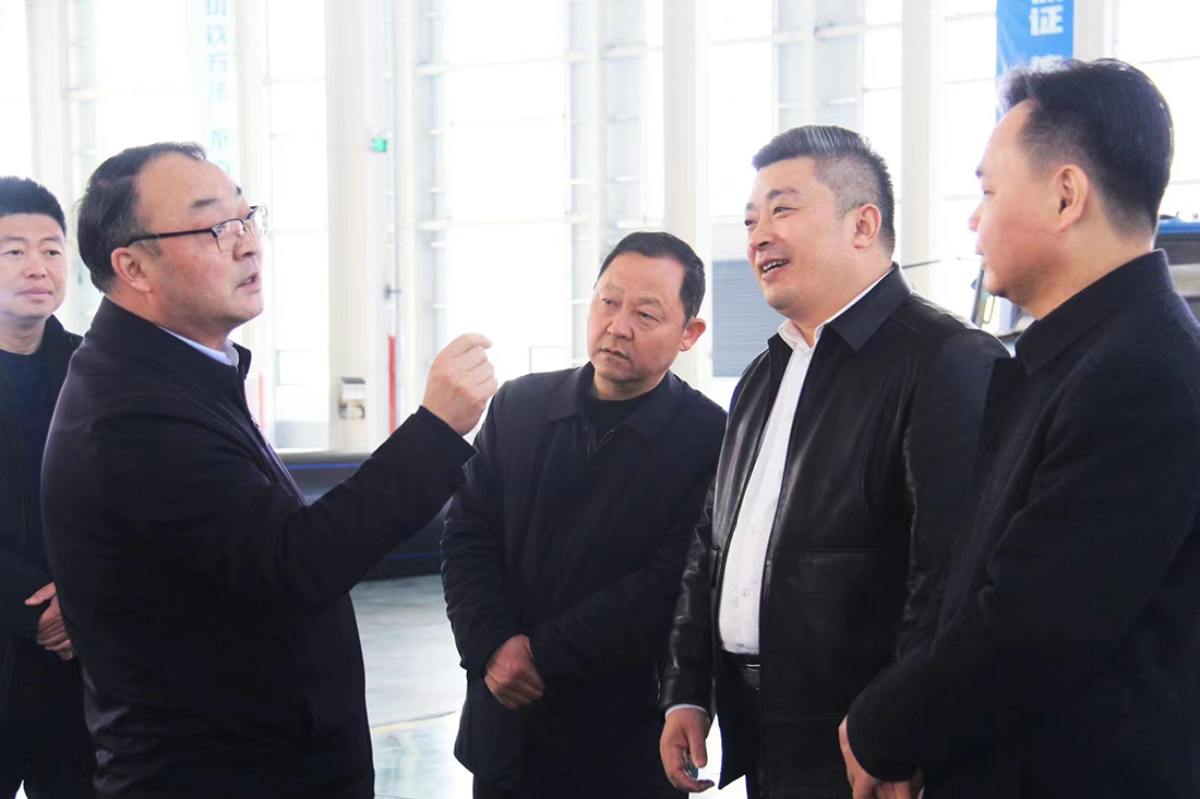 省科技廳副廳長姚群、創(chuàng)新基地處處長鐘海斌等一行蒞臨豪家管業(yè)考察調(diào)研3