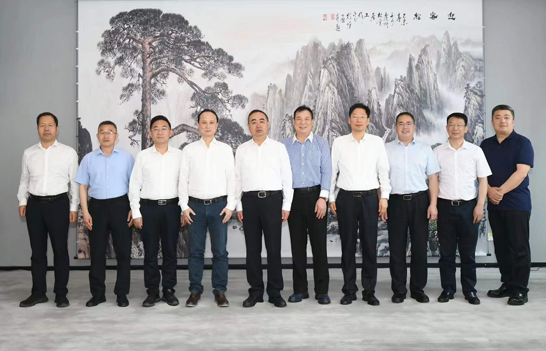 豪家管業(yè)董事長張德龍參加阜陽市“企業(yè)家早餐會(huì)”