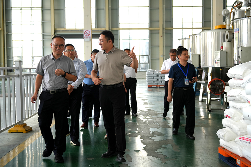 省委改革辦秘書處處長(zhǎng)谷猛、省司法廳法治督察處處長(zhǎng)李洪福等一行蒞臨豪家股份考察調(diào)研